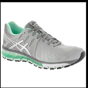 ASICS Training Gel Quantum in Size 5.5